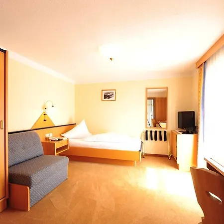 Garni Hubertus Hotel 3*